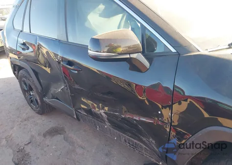 2021 Toyota Rav4 Xle z USA, uszkodzony, nr VIN 2T3W1RFV8MW109600